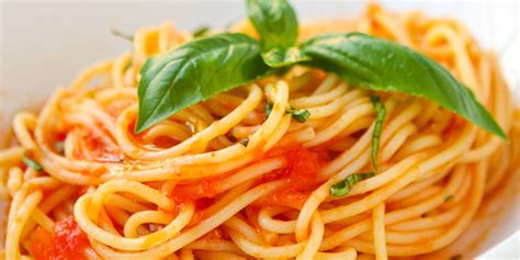 Learn about the number of calories and nutritional and diet information for pasta pomodoro. Ricetta Spaghetti al pomodoro crudo - Roba da Donne