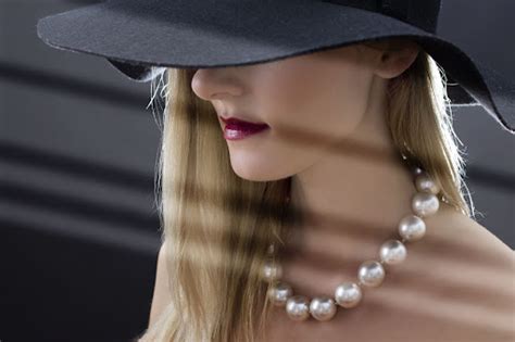 Style Guide How To Wear Pearls Casually Eastern Suburbs Mums