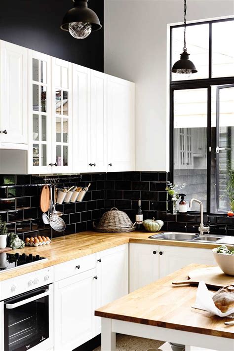 7 Great Ideas For A Black And White Kitchen White Kitchen White