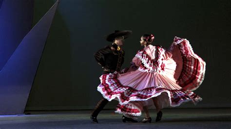 Color Y Tradición Deslumbran En Muestra De Danza Folklórica Vida