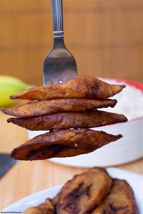 The batter is light and airy when fried, giving the banana that perfect crunch. Fried Banana - Chef Lolas Kitchen