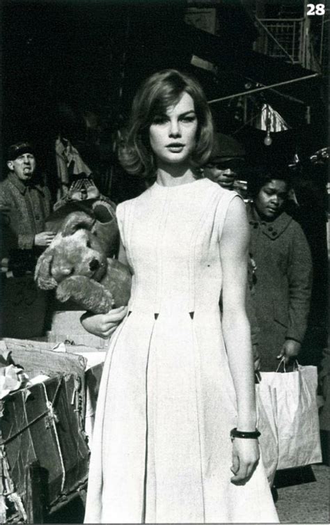 Vogue Uk Jean Shrimpton New York 1962 In 2020 Jean Shrimpton