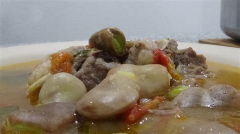 Como ya os comenté en la entrada anterior, estoy experimentando con otros cereales a parte del arroz y la pasta, que nunca han faltado en casa. Cómo Cocinar Caldo de Habas con Carne de Res - Receta ...
