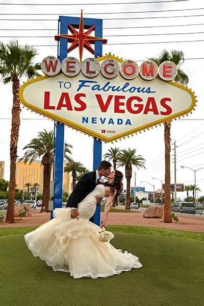 Best Affordable Las Vegas Wedding Packages Elopement Package In Vegas Vegas Themed Wedding