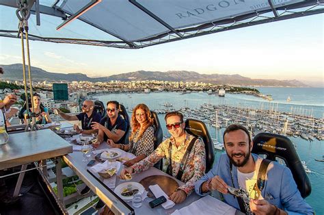 Overlooking the scenic view of kuala lumpur, cantaloupe is located on the 23rd floor of troika towers and is one of the more popular fine dining establishment in the heart of klang valley. Dinner in the Sky to host Southeast Asia launch in KL ...