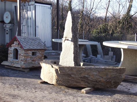 Fontane in pietra di luserna. LA PIETRA DI LUSERNA: VASCHE E FONTANE