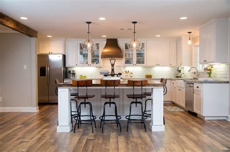 Adding vintage cutting blocks and scales is a beautiful touch to this kitchen. Life Is Just a Tire Swing: A Woodway, Texas Fixer-Upper | Fixer upper kitchen, Joanna gaines ...