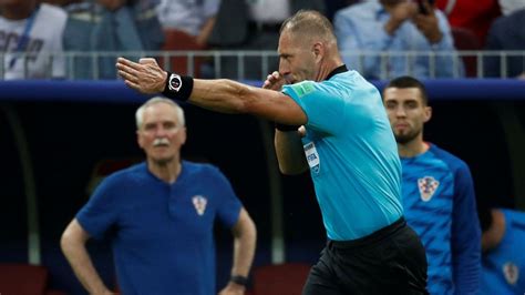 La clave, según el var, estuvo en que el balón fue hacia el costado de la cancha y no constituyó en medio del partido, cuando se da la jugada, pitana le pregunta al var si debe seguir el juego y desde. El fútbol argentino implementará el VAR tras la pandemia ...