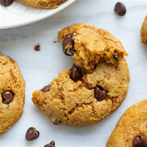 Here are the 10 best gluten free chips every gluten free dieter should have in their pantry. Gluten-Free Pumpkin Chocolate Chip Cookies - Meaningful Eats