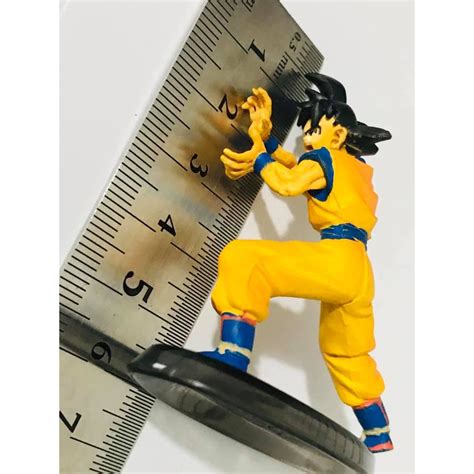 Dragon Ball Z Miniatura Gashapon Boneco De 5 Cm De Altura Goku Em Traje Normal Palavras