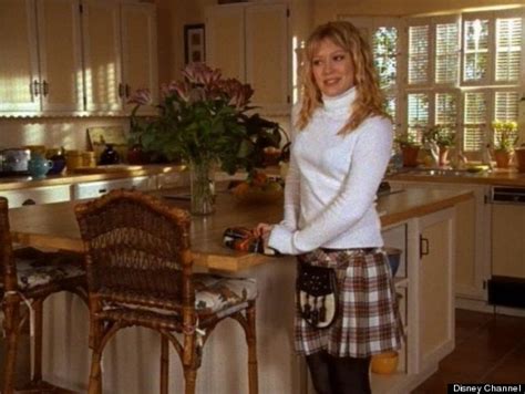 The 10 Most Essential Fashion Moments From Lizzie Mcguire Huffpost