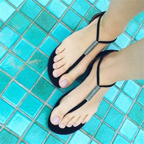 Simple Thong Sandals With Metal Detail R Thongsandals