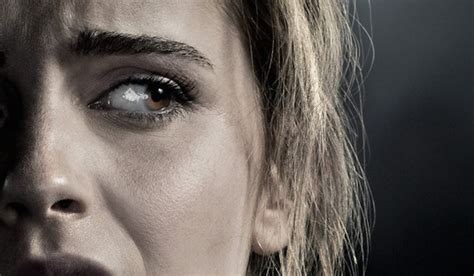 Эмма шарлотта дюэрр уотсон (emma charlotte duerre watson). REGRESSION (2015): Movie Poster Features Terrified Emma ...