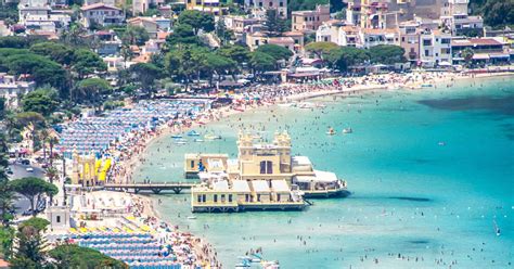 Dieser schöne sandstrand gehört zum kleinen romantischem fischerdorf trappeto. Sizilien ☀+ Mondello: Der Strand von Palermo