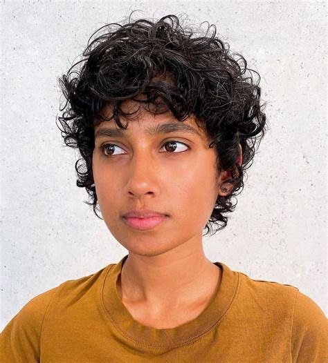 50 Best Haircuts and Hairstyles for Short Curly Hair in ...