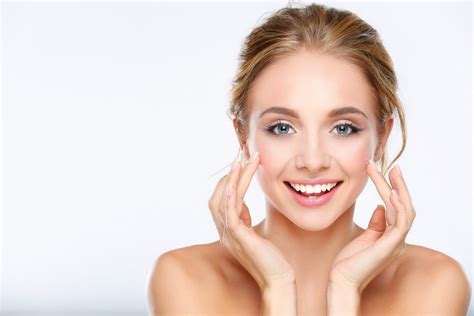 7 Essential Skin Care Tips For Healthy Glowing Skin