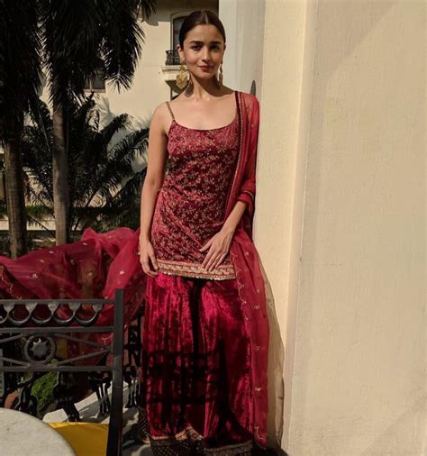 Gorgeous Mehendi Outfit Ideas To Steal From Alia Bhatt Wedding Trends