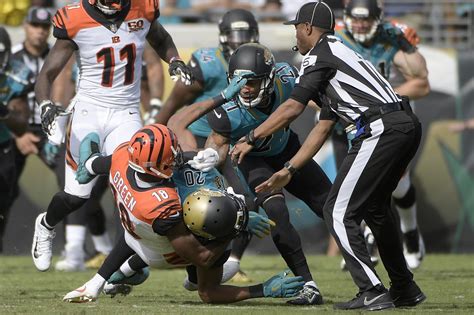Official facebook page of the nfl. Fights in 3 games show how senseless NFL fisticuffs can be ...