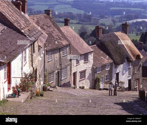 Gold Hill Shaftesbury Dorset England United Kingdom Stock Photo Alamy