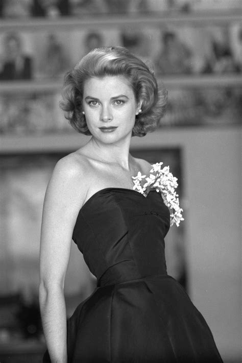 Grace Kelly Wedding Life And Style From 1950s Fashion Icon To Royal Here Are The Princess