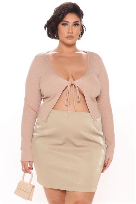 35 Plus Size Crop Tops To Shop 2020 Shopping Guide