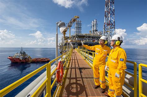 Also, a number of pipelines link sarawak's offshore gas fields to the bintulu lng facility. Malaysians Are Getting Paid More By Working In Other Countries