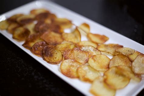 Recept: Chips - Så gör du dina egna chips på potatis i ugn - Skitgott