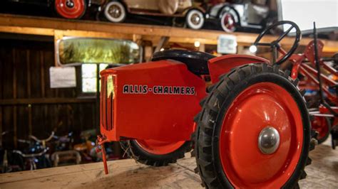 Allis Chalmers Road Grader Pedal Tractor At Elmers Auto And Toy Museum