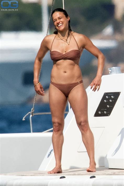 Michelle Rodriguez Nackt Nacktbilder Playboy Nacktfotos Fakes Oben