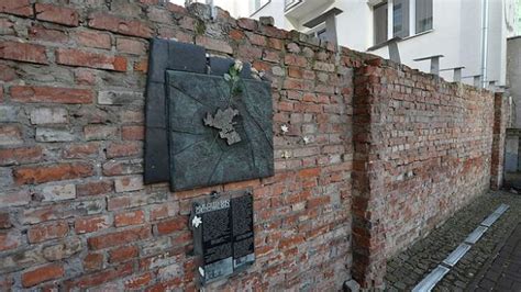 Des parties du mur du ghetto de Varsovie classées monument historique