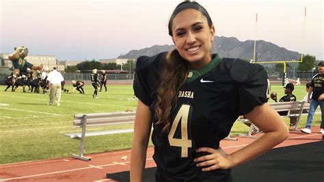 Becca Longo La Primer Mujer En Tener Una Beca Para Jugar Futbol Americano Ahora Quiere Brillar