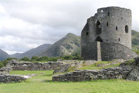 Dolbadarn Castle Llanberis Wales Uk 3872x2592 Oc Welsh Castles