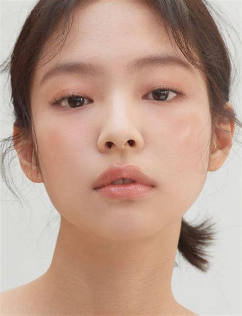 Jennie Xinh đẹp Mơn Mởn Với Kiểu Makeup Quả đào Khiến Rosé Trà Long
