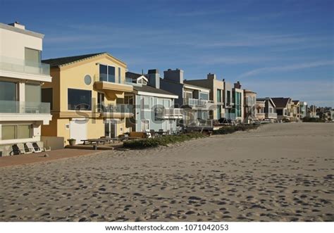 Hollywood Beach Oxnard California Stock Photo Edit Now 1071042053