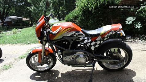 La buell motorcycle company è stata una casa motociclistica statunitense con sede a east troy, wisconsin. 1996 S1 Lightning Buell Harley - Davidson