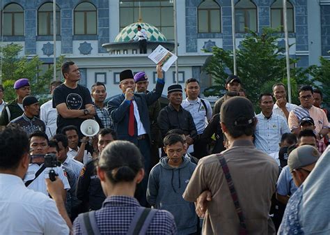Anggota Dpr Ri Minta Menteri Agama Copot Rektor Uin Suska