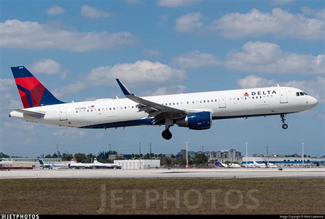 N311dn Airbus A321 211 Delta Air Lines Mark Lawrence Jetphotos