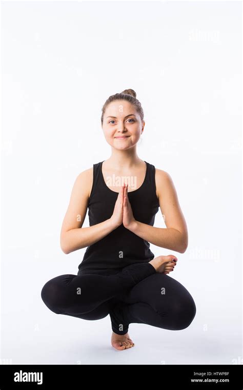 Yoga Deportivo Chica Sobre Fondo Blanco Sentado En Posición De