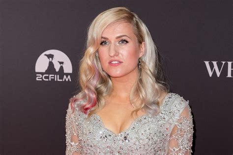 Britt geertruida dekker (born at purmerend on 24 february 1992) is a dutch tv host, presenter, actor, media personality and equestrian. Britt Dekker werkt aan vervolg op paardenfilm Whitestar ...