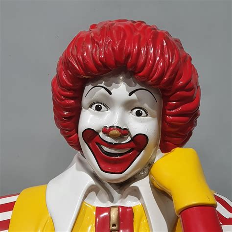 Life Size Ronald Mcdonald Mcdonalds Seated Statue Tramps Uk