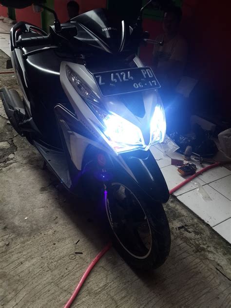 May 09, 2019 · saman mula dikeluarkan peda disember 2008 ke atas kenderaan yang tidak mematuhi peraturan pemasangan lampu hid iaitu pemasangan secara aksesori (retrofit) pemandu akan diberikan masa 10 hari untuk mengembalikan lampu kenderaan mereka kepada lampu asal. Cara Pasang Lampu Motor Vario 125 | Evolusioto