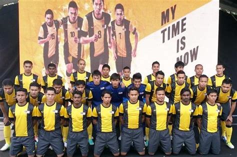 The brand new home jersey keeps to the iconic yellow that we malaysians are familiar with, but this. New Malaysia Home Jersey 2013 Harimau Malaya Nike New Kit ...