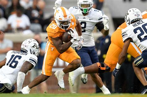 Tennessee Football Report Card Grading The Vols In 63 6 Win Vs Akron