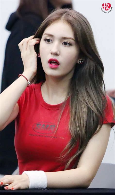 The black label has just released the poster of somi's christmas special live singer somi has been selected as the new model for 'hadolabo.' These Fansign Photos Prove Somi's 'Top Visual'! | Daily K ...