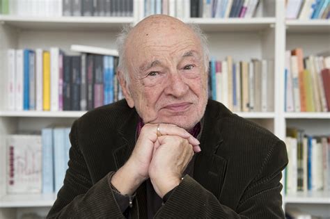 Edgar morin né en 1921, ancien résistant, sociologue et philosophe, penseur transdisciplinaire et indiscipliné, edgar morin a conçu la « pensée complexe » dans son œuvre maîtresse, la méthode. Edgar Morin à la Comédie du Livre
