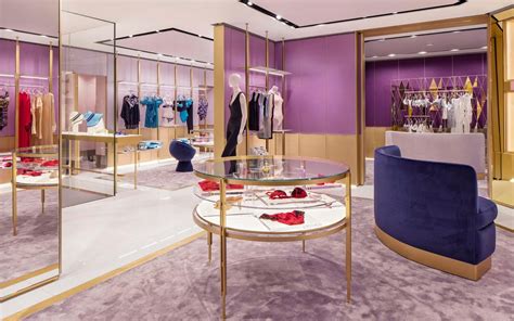 Clothing Apparel Store Showroom Display Boutique Store Design Retail