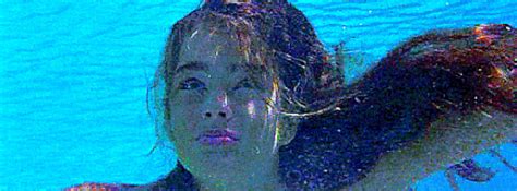 Brooke Shields Blue Lagoon Underwater