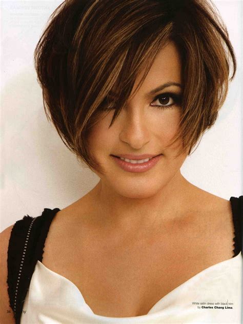 Love that hair and her beautiful smile. Mariska Hargitay Short Haircut - Wavy Haircut