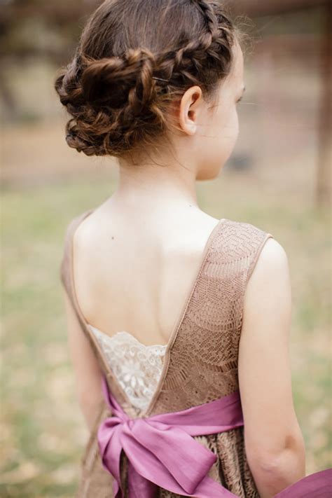 Wedding hairstyles for loose hair: O penteado para daminha de casamento ideal para cada idade