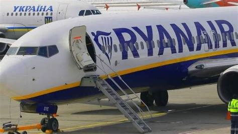 Los pilotos denuncian que Ryanair amenaza con cerrar sus bases en